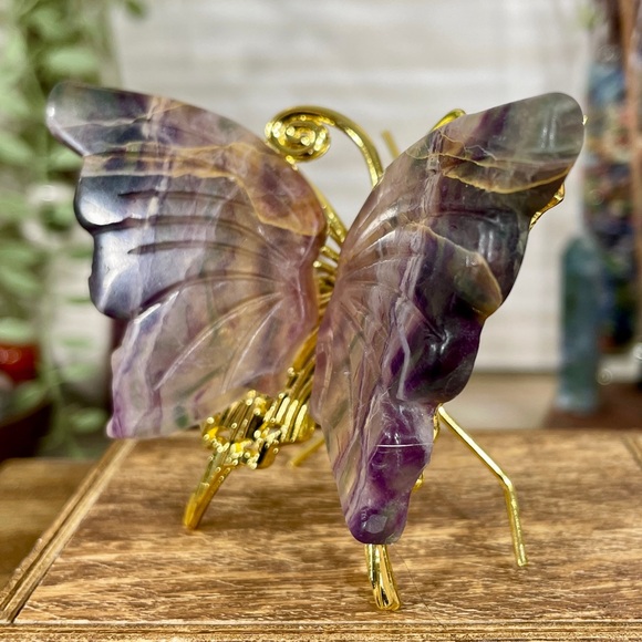 Fluorite Crystal Butterfly Carving - Picture 4 of 7
